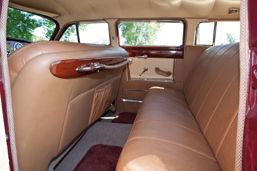 Интерьер Hudson Commodore Station Wagon 1948 года  (фото 6 из 21)